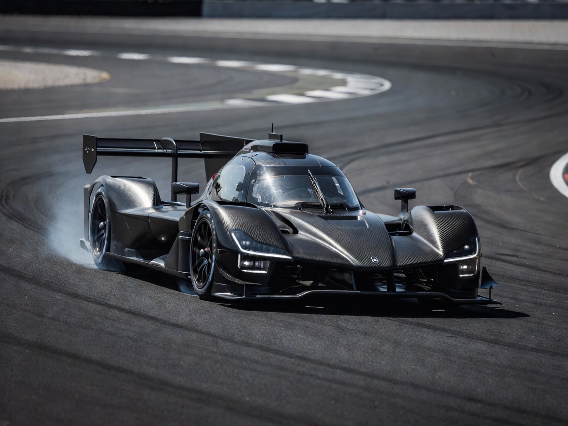 Feedbitbeacn Aero GT Endurance track vehicle on asphalt